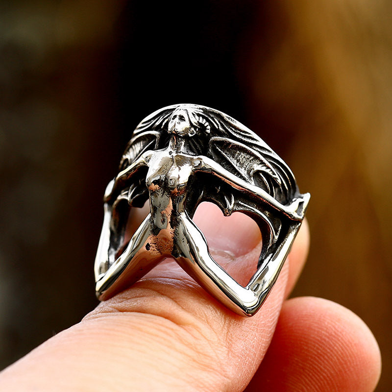 Anillo de acero de titanio de estilo gótico al por mayor